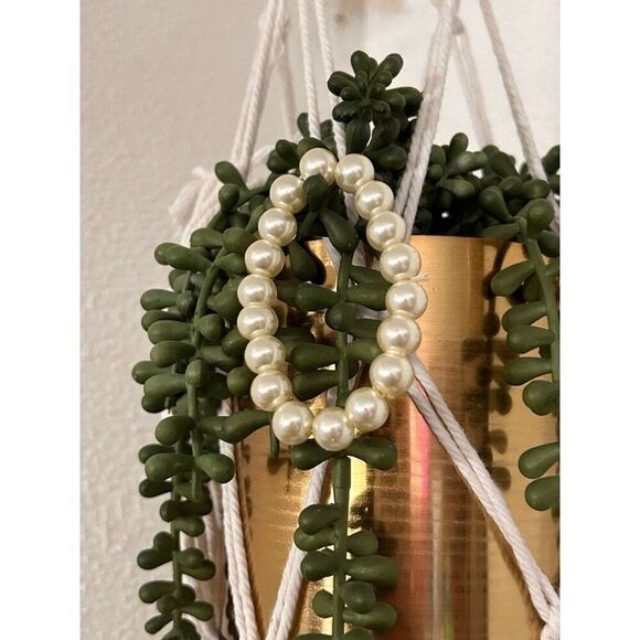 Stretchy Faux Pearls Bracelet - Picture 3 of 4